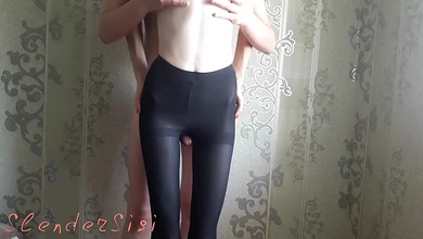 Красивая попка худышки в колготках вся обкончана после ласк - жарких и необычных...