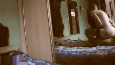 Пустил пожить к себе старого друга, а он выебал его молодую дочку, да ещё и заснял это на телефон