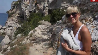 Немец на отдыхе присунул голубоглазой туристке в очко – без презика и вазелина