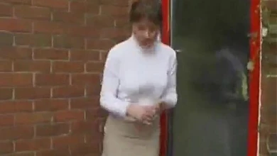 Участницы клуба "золотой дождь" выпустили подборку писсинга в самых разных местах на улице