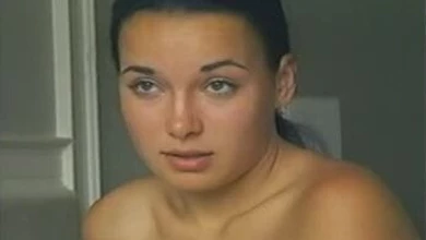 Красивая русская девка лишается девственности на кастинге Вудмана