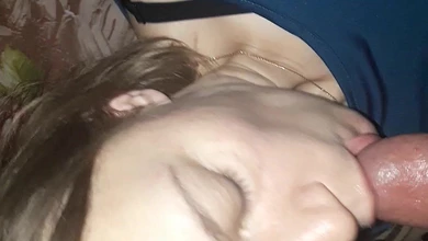 Оля из Брянска любит мужчин